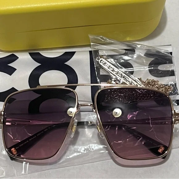 Marc Jacobs 59MM Navigator Sunglasses w/Detachable Chain-Gold Black/Brown-Pink - Picture 14 of 16